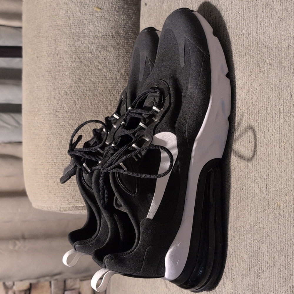 Men's AIR MAX 270 React Shoes